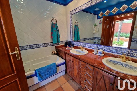 Сasa de 6 dormitorios en venta en Balaguer, Lérida, Cataluña, Spain № 4980 - foto 29