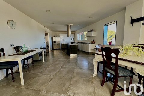 Сasa de 4 dormitorios en venta en Mataró, Barcelona, Cataluña, Spain № 4976 - foto 28