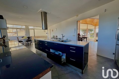 Сasa de 4 dormitorios en venta en Mataró, Barcelona, Cataluña, Spain № 4976 - foto 27