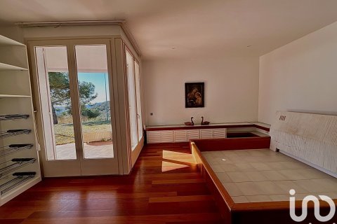 Сasa de 4 dormitorios en venta en Mataró, Barcelona, Cataluña, Spain № 4976 - foto 15