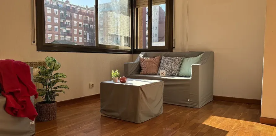 3 bedrooms apartment for sale in Barcelona, Catalonia, Spain № 3651