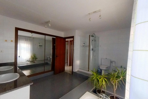 Сasa de 5 dormitorios en venta en Coma-Ruga, Tarragona, Cataluña, Spain № 3650 - foto 26