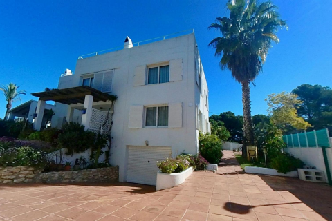 Сasa de 5 dormitorios en venta en Coma-Ruga, Tarragona, Cataluña, Spain № 3650 - foto 2