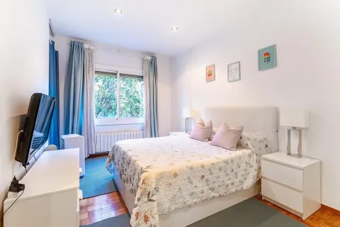 Apartamento de 4 dormitorios en venta en Barcelona, Cataluña, Spain № 3648 - foto 7