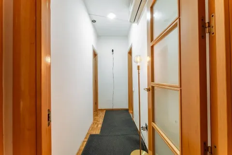 Apartamento de 4 dormitorios en venta en Barcelona, Cataluña, Spain № 3648 - foto 21