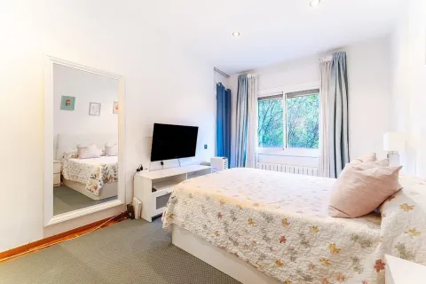 Apartamento de 4 dormitorios en venta en Barcelona, Cataluña, Spain № 3648 - foto 6