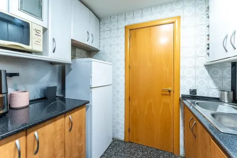 Apartamento de 4 dormitorios en venta en Barcelona, Cataluña, Spain № 3648 - foto 18