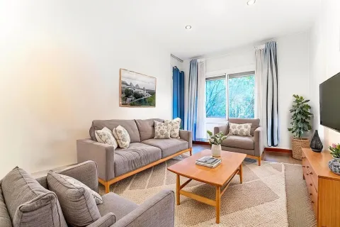 Apartamento de 4 dormitorios en venta en Barcelona, Cataluña, Spain № 3648