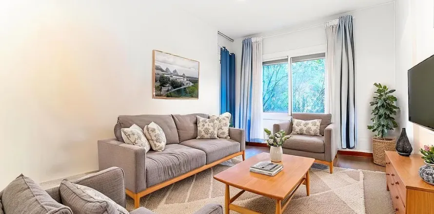 Apartamento de 4 dormitorios en venta en Barcelona, Cataluña, Spain № 3648