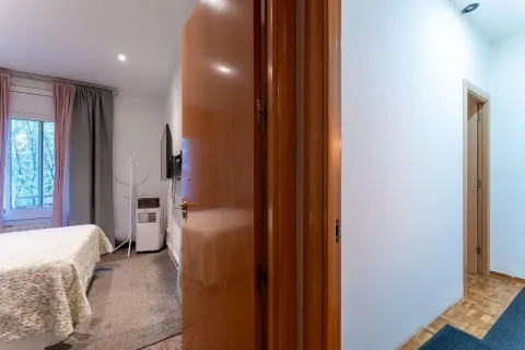 Apartamento de 4 dormitorios en venta en Barcelona, Cataluña, Spain № 3648 - foto 14