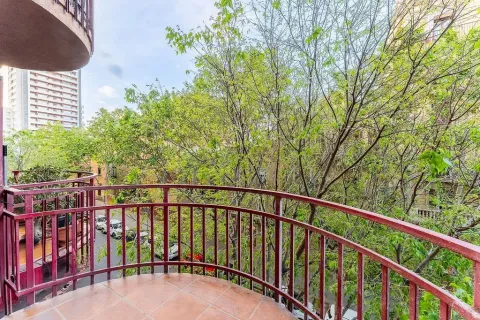 Apartamento de 4 dormitorios en venta en Barcelona, Cataluña, Spain № 3648 - foto 13