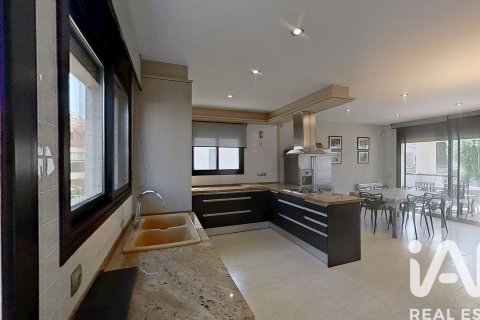 Купить дом в Калафелл, Испания с 5 спален, 384м², № 7478 - фото 2