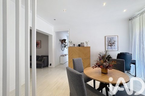 Apartamento de 3 dormitorios en venta en Vilanova i la Geltrú, Barcelona, Cataluña, Spain № 7476