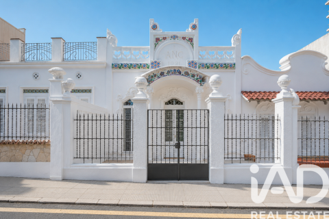 Casa adosada de 4 dormitorios en venta en El Vendrell, Tarragona, Cataluña, Spain № 7479 - foto 7