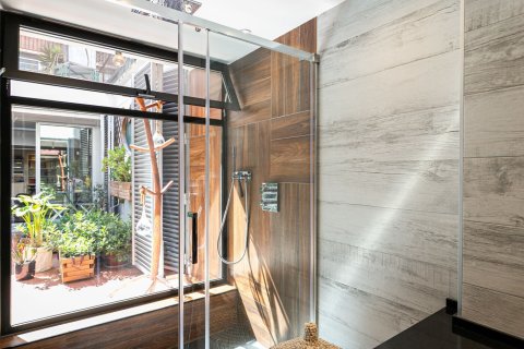 Apartamento de 3 dormitorios en venta en Barcelona, Cataluña, Spain № 1507 - foto 3