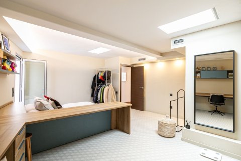 Apartamento de 3 dormitorios en venta en Barcelona, Cataluña, Spain № 1507 - foto 30