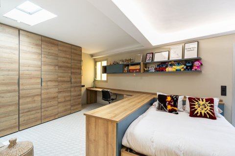 Apartamento de 3 dormitorios en venta en Barcelona, Cataluña, Spain № 1507 - foto 29