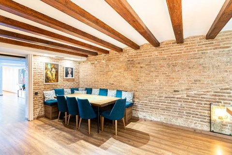 Apartamento de 3 dormitorios en venta en Barcelona, Cataluña, Spain № 1507 - foto 22