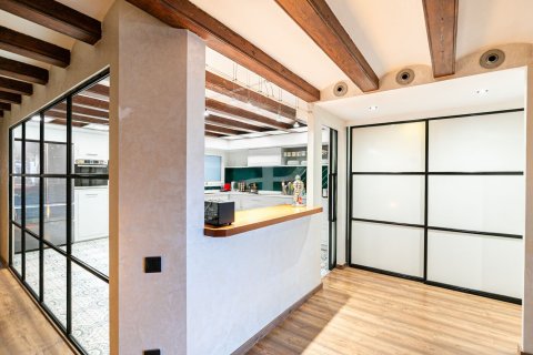 Apartamento de 3 dormitorios en venta en Barcelona, Cataluña, Spain № 1507 - foto 17
