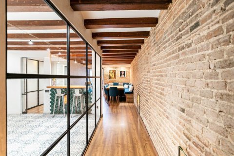 Apartamento de 3 dormitorios en venta en Barcelona, Cataluña, Spain № 1507 - foto 15
