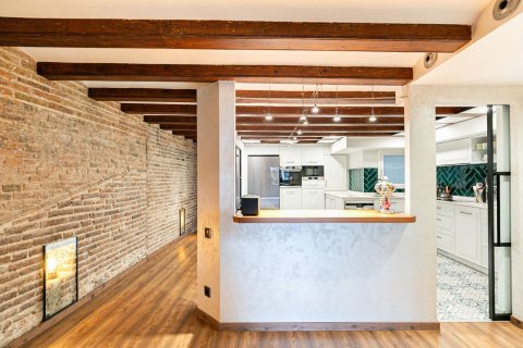 Apartamento de 3 dormitorios en venta en Barcelona, Cataluña, Spain № 1507 - foto 18