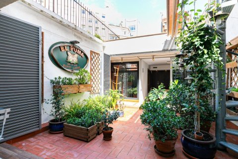 Apartamento de 3 dormitorios en venta en Barcelona, Cataluña, Spain № 1507 - foto 9