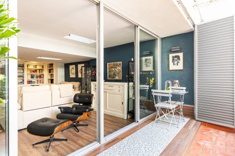 Apartamento de 3 dormitorios en venta en Barcelona, Cataluña, Spain № 1507 - foto 11