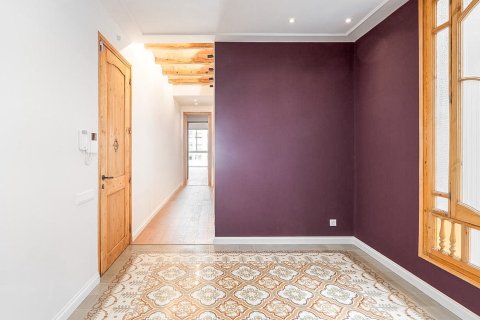 Apartamento de 3 dormitorios en venta en Barcelona, Cataluña, Spain № 1504 - foto 15