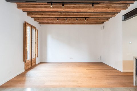 Apartamento de 3 dormitorios en venta en Barcelona, Cataluña, Spain № 1504 - foto 5