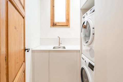 Apartamento de 3 dormitorios en venta en Barcelona, Cataluña, Spain № 1504 - foto 20