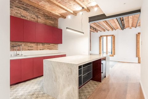 Apartamento de 3 dormitorios en venta en Barcelona, Cataluña, Spain № 1504 - foto 2