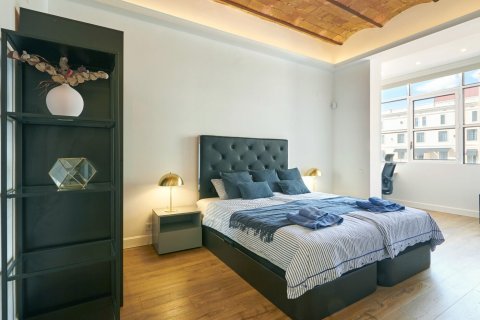 Apartamento de 3 dormitorios en venta en Barcelona, Cataluña, Spain № 1502 - foto 8