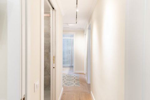 Apartamento de 4 dormitorios en venta en Barcelona, Cataluña, Spain № 1501 - foto 10