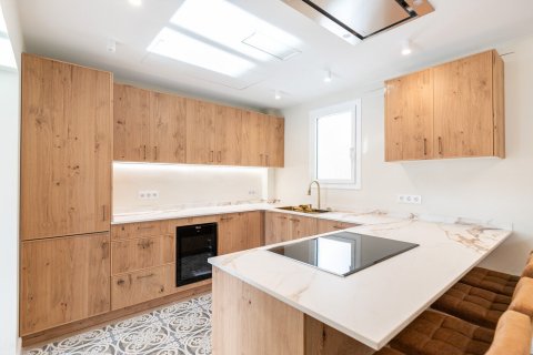 Apartamento de 4 dormitorios en venta en Barcelona, Cataluña, Spain № 1501 - foto 6