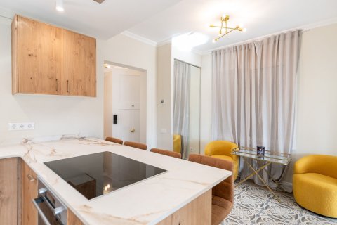 Apartamento de 4 dormitorios en venta en Barcelona, Cataluña, Spain № 1501 - foto 7