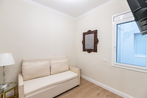 Apartamento de 4 dormitorios en venta en Barcelona, Cataluña, Spain № 1501 - foto 25