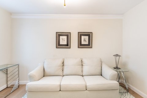 Apartamento de 4 dormitorios en venta en Barcelona, Cataluña, Spain № 1501 - foto 20