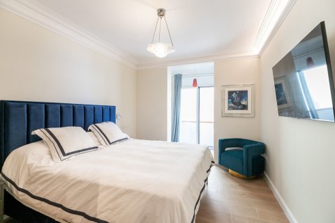 Apartamento de 4 dormitorios en venta en Barcelona, Cataluña, Spain № 1501 - foto 16
