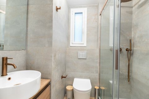 Apartamento de 4 dormitorios en venta en Barcelona, Cataluña, Spain № 1501 - foto 23