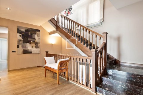 Villa de 8 dormitorios en venta en Sant Cugat del Vallès, Barcelona, Cataluña, Spain № 4419 - foto 30