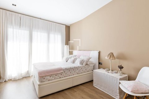 Villa de 8 dormitorios en venta en Sant Cugat del Vallès, Barcelona, Cataluña, Spain № 4419 - foto 25
