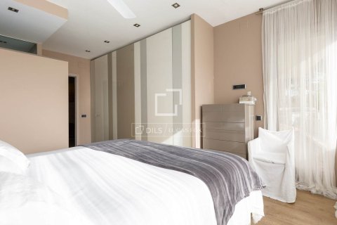 Villa de 8 dormitorios en venta en Sant Cugat del Vallès, Barcelona, Cataluña, Spain № 4419 - foto 23