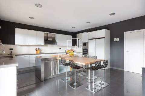 Villa de 8 dormitorios en venta en Sant Cugat del Vallès, Barcelona, Cataluña, Spain № 4419 - foto 14