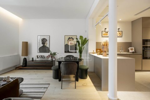 Apartamento de 2 dormitorios en venta en Barcelona, Cataluña, Spain № 4422 - foto 11