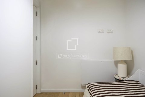 Apartamento de 2 dormitorios en venta en Barcelona, Cataluña, Spain № 4422 - foto 14