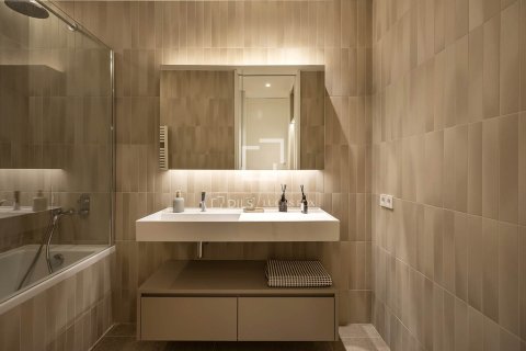 Apartamento de 2 dormitorios en venta en Barcelona, Cataluña, Spain № 4422 - foto 5