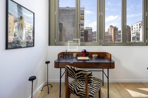 Apartamento de 2 dormitorios en venta en Barcelona, Cataluña, Spain № 4422 - foto 24