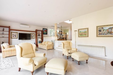 7 bedrooms villa for sale in Castelldefels, Barcelona, Catalonia, Spain № 4421 - photo 7