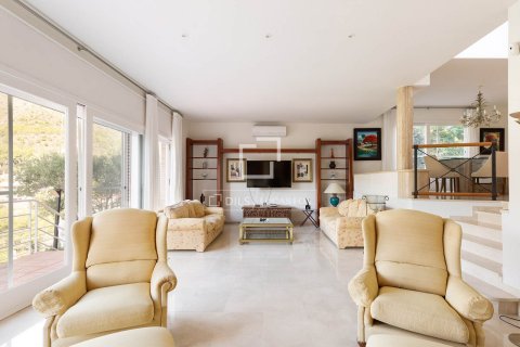 7 bedrooms villa for sale in Castelldefels, Barcelona, Catalonia, Spain № 4421 - photo 5