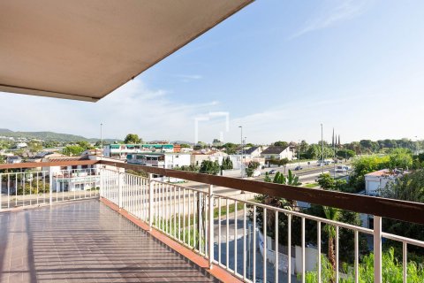 Apartamento de 3 dormitorios en venta en Castelldefels, Barcelona, Cataluña, Spain № 4423 - foto 4